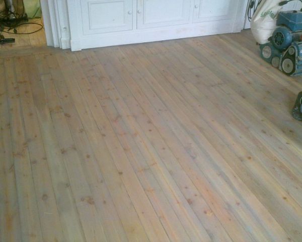 parquet pin rouge du nord huile gris sur mouvaux